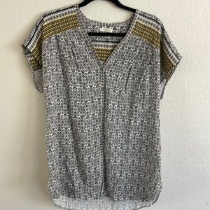 Max studio cap sleeve shirt size XL?